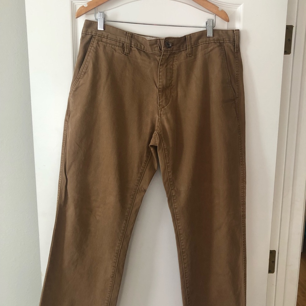 Eddie Bauer Legend Wash men’s khaki pants